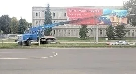 Монтаж наружной рекламы и баннеров с автовышки